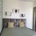 Bauhaus Wellness 202 Apartamento Siófok
