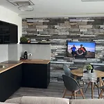 Bauhaus Wellness 202 Apartamento *