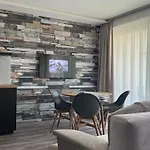 Bauhaus Wellness 202 Apartamento *