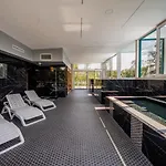 Bauhaus Wellness 202 Apartamento *