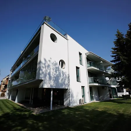 Διαμέρισμα Bauhaus Wellness 202 *
