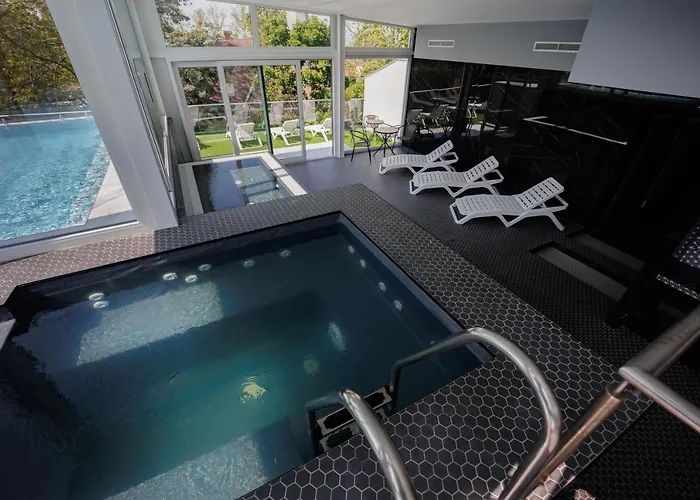 Bauhaus Wellness 202 *